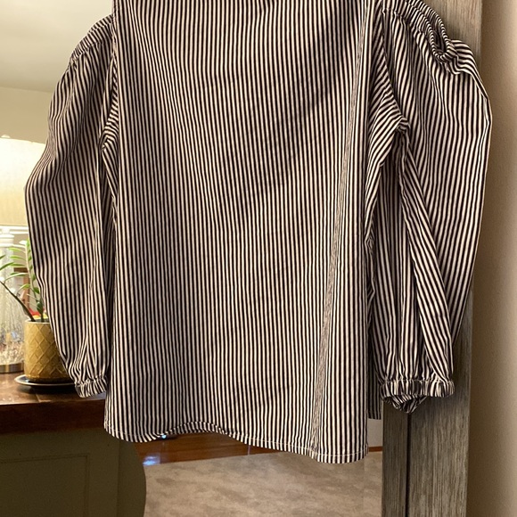 Gap, M, chambray cold shoulder long sleeve striped casual blouse, fall must!! - Picture 3 of 6